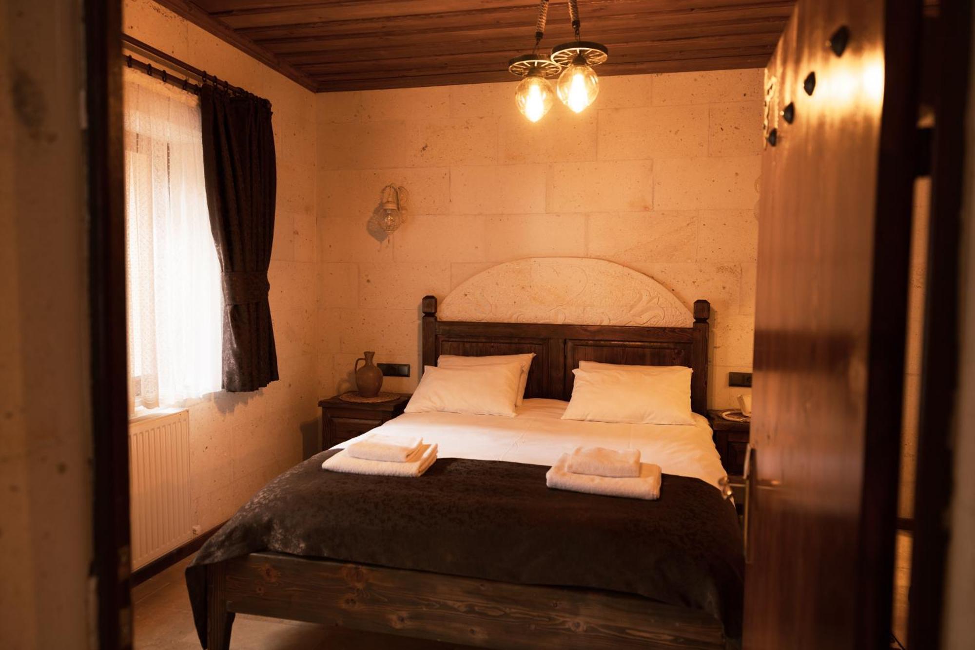 Goereme Stone Age Apartment ภายนอก รูปภาพ